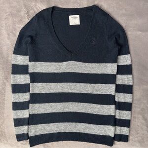 VTG Abercrombie & Fitch V-Neck Sweater Navy Blue Gray Striped Cozy - Women's M